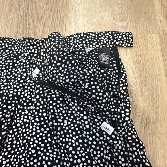 Obey Black and Cream Spotted Ankle Cropped Wide Leg Pants size XS - Picture 5 of 8